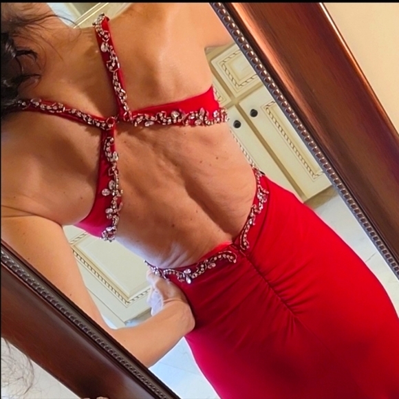 Mac Dugall Red Open-back Embellished Side Cutout Gown, Sz 0 - Picture 15 of 16